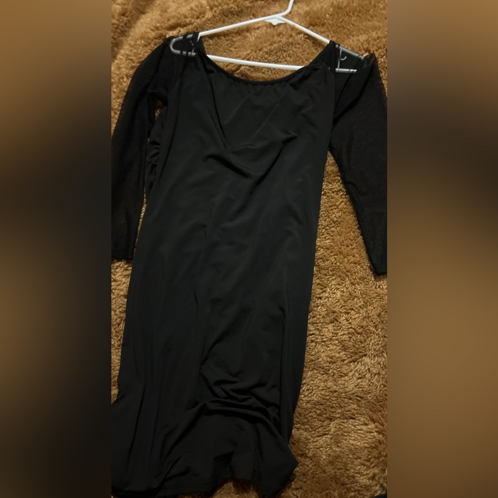 Elegant Black Ruched Dress - Picture 7 of 8